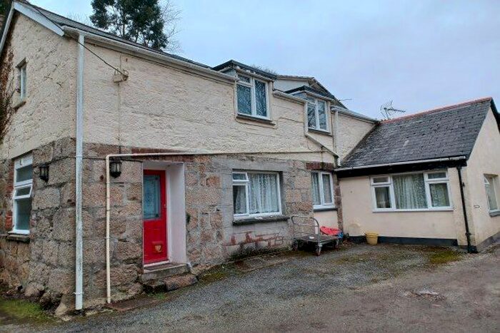 2 Bedroom Flat To Rent In Trevarrick Drive, St. Austell, PL25