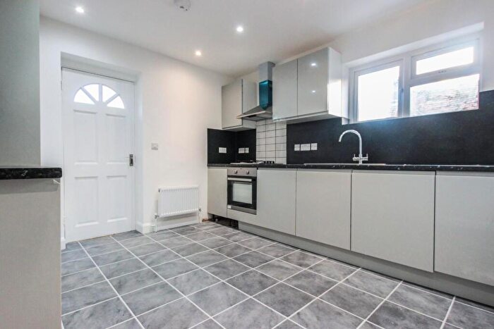 3 Bedroom Flat To Rent In High Cross Service Station, Ware, SG11