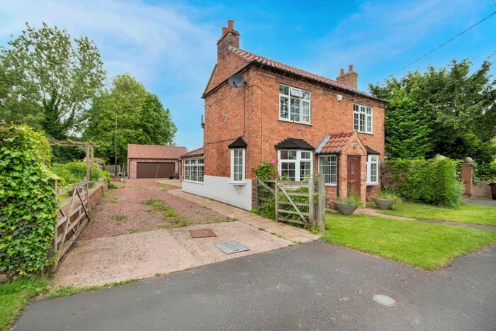 3 Bedroom Detached House For Sale In Top Street, East Drayton, Retford, DN22