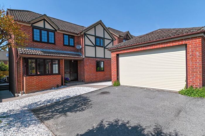 4 Bedroom Detached House For Sale In Blackberry Close, Clanfield, PO8