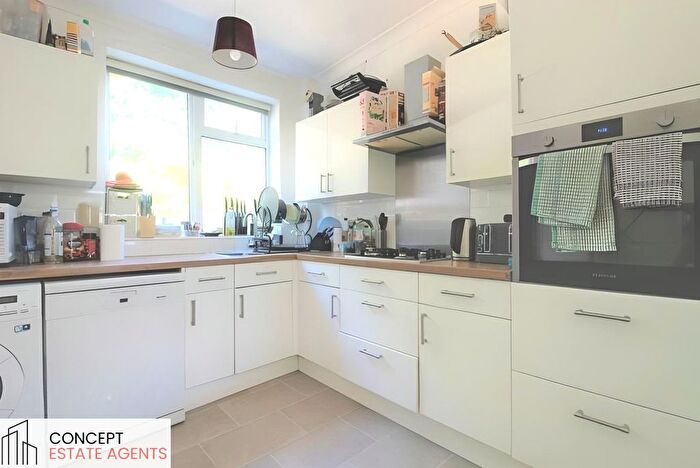 3 Bedroom Terraced House To Rent In Seely Road, Tooting, SW17