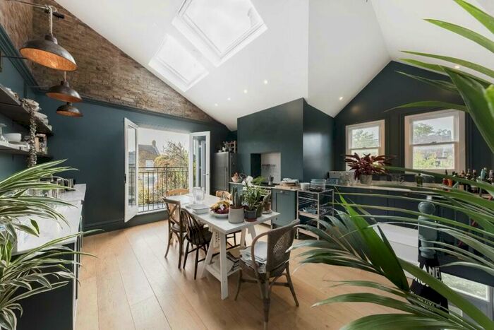 3 Bedroom Flat To Rent In Ridley Road, Willesden Junction, NW10