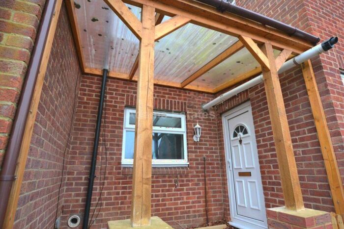 3 Bedroom Terraced House To Rent In Drewett Close, Reading, RG2