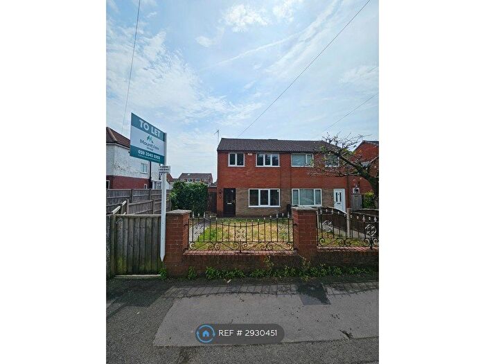 3 Bedroom Semi-Detached House To Rent In Brownedge Road, Preston, PR5