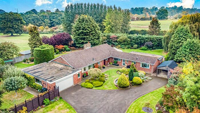 6 Bedroom Detached House For Sale In London Road, St Ippolyts, Hitchin, SG4