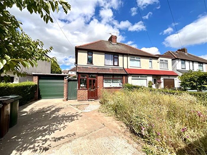 3 Bedroom Semi-Detached House For Sale In Mansfield Road, Aston, Sheffield, S26