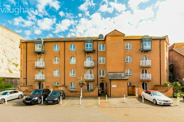 1 Bedroom Flat To Rent In Mariners Quay, Brighton Marina Village, Brighton, BN2
