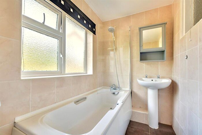 3 Bedroom Terraced House For Sale In Worrall Avenue, Arnold, NG5
