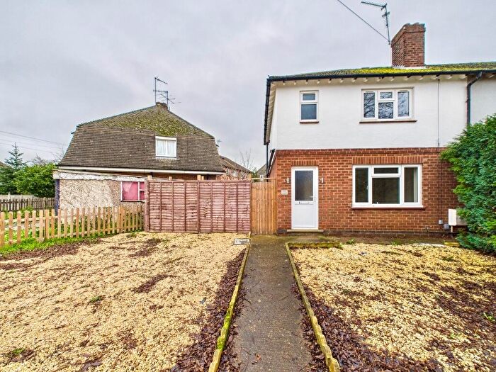 3 Bedroom Semi Detached House To Rent In , Orchard Crescent, Kettering, NN16