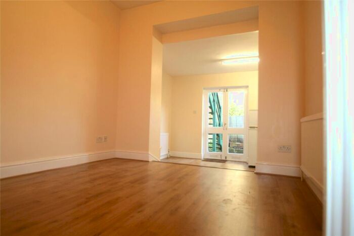 1 Bedroom Apartment To Rent In Hertslet Road, Holloway, Islington, London, N7