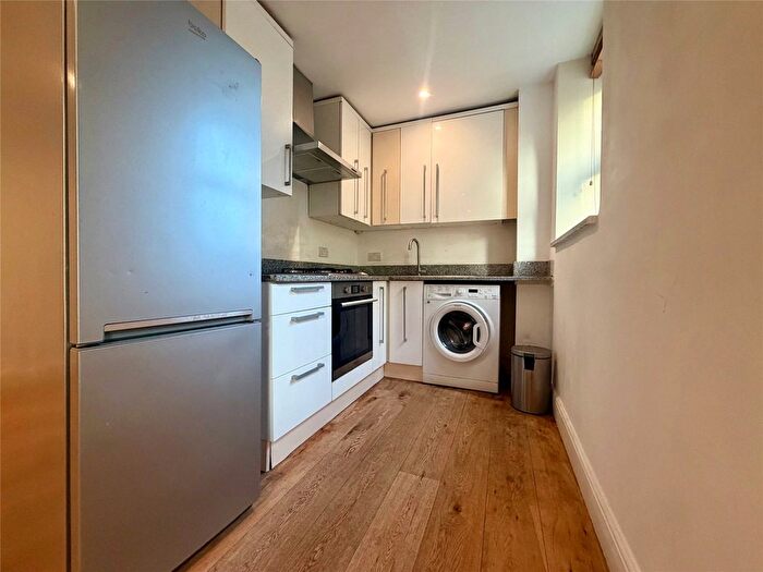 2 Bedroom Flat To Rent In High Street, London, N8