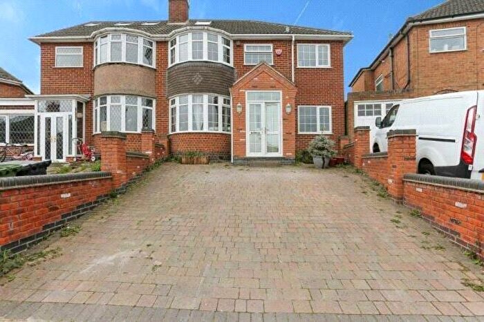 4 Bedroom Semi-Detached House For Sale In Kendal Avenue, Coleshill, Birmingham, Warwickshire, B46