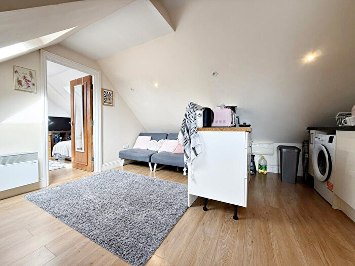 1 Bedroom Flat To Rent In Bathurst Walk, Iver, SL0