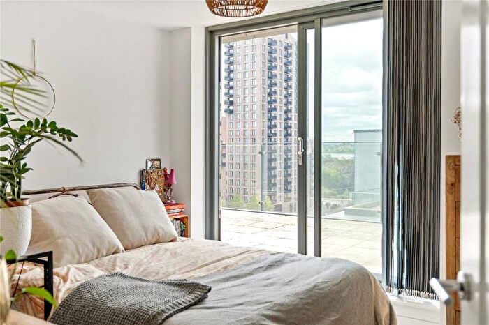 3 Bedroom Apartment To Rent In Lapwing Heights, Waterside Way, London, N17