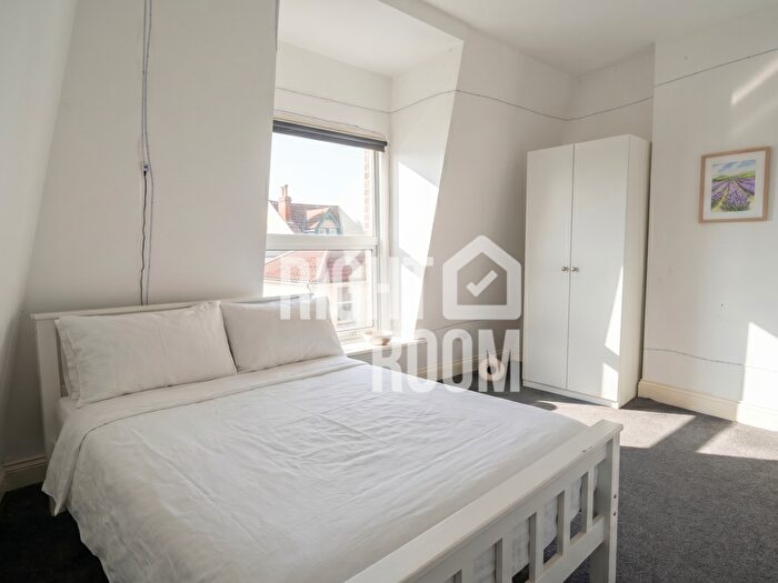 5 Bedroom Flat To Rent In Bed Flat, Albert Road, Southsea, PO5