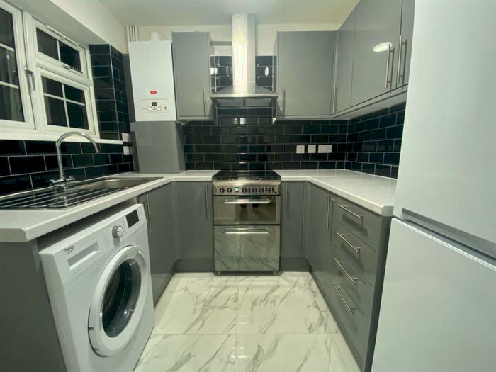 3 Bedroom Semi-Detached House To Rent In Godolphin Road, Slough, SL1