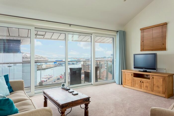 3 Bedroom Flat To Rent In The Quay, Poole BH15