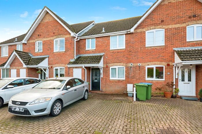 3 Bedroom Terraced House For Sale In Margam Avenue, Southampton, SO19