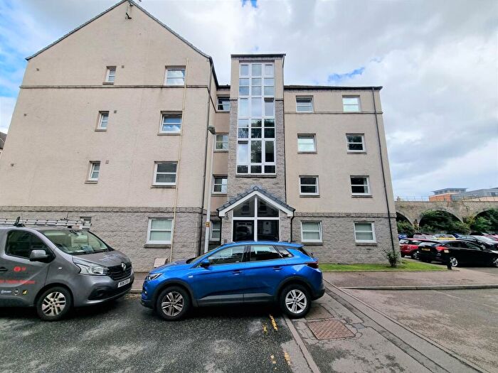2 Bedroom Flat To Rent In South College Street, Ferryhill, Aberdeen, AB11