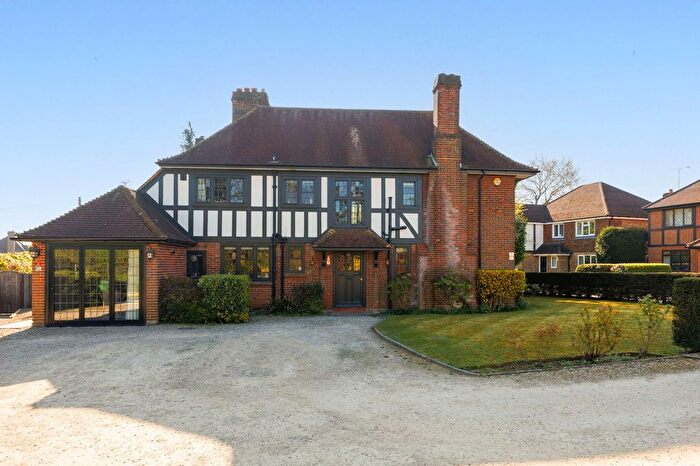 5 Bedroom Detached House For Sale In Kingswood Place, High Wycombe, HP13