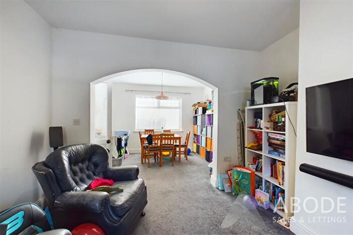 3 Bedroom End Of Terrace House For Sale In Derby Road, Swadlincote, DE11