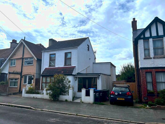 3 Bedroom Detached House To Rent In Victoria Avenue, Margate, CT9
