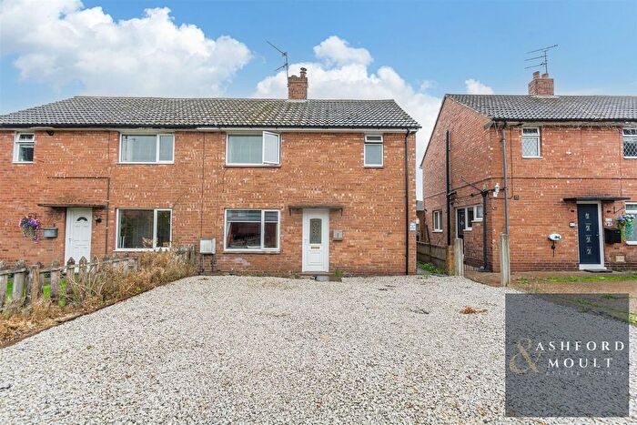 3 Bedroom Semi-detached House For Sale In Watchwood Grove, Calverton, Nottingham, NG14