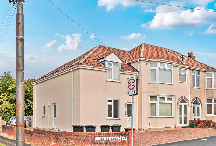 1 Bedroom Apartment For Sale In Jubilee Crescent, Mangotsfield, Bristol, Gloucestershire, BS16