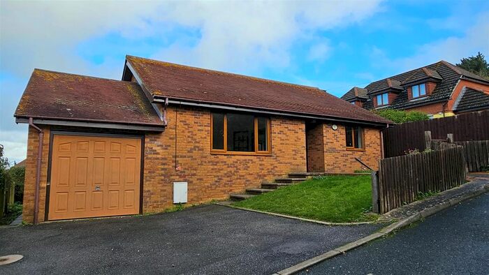 3 Bedroom Detached Bungalow To Rent In Mountfield Road, Wroxall, Ventnor, PO38