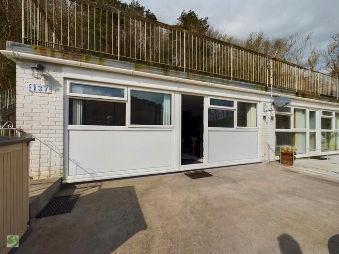 2 Bedroom Semi-Detached Bungalow For Sale In Millendreath Holiday Village, Millendreath, PL13