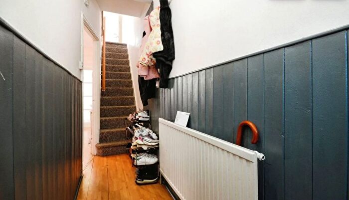 3 Bedroom Terraced House To Rent In Whippendell Road, Watford, Watford, WD18