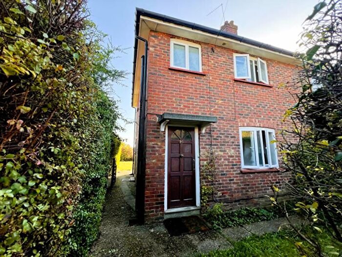 3 Bedroom Property To Rent In The Oval, Guildford, GU2