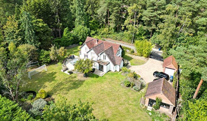 4 Bedroom Detached House For Sale In Clumps Road, Lower Bourne, Farnham, GU10