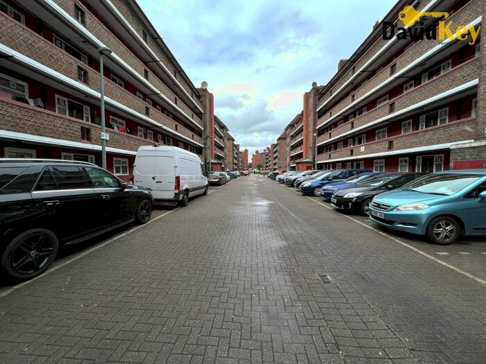 3 Bedroom Flat To Rent In Malmsmead House, Homerton Road, London, E9