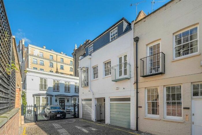 2 Bedroom Property To Rent In Queen's Gate Mews, London, SW7