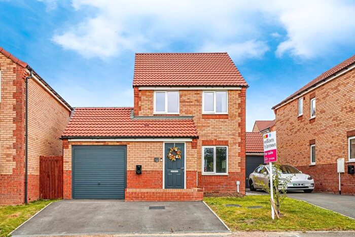 3 Bedroom Detached House For Sale In Oak Tree Crescent, Knottingley, WF11