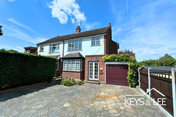 3 Bedroom Semi-Detached House To Rent In Ardleigh Green Road, Hornchurch, RM11