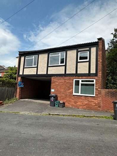 4 Bedroom Semi-Detached House To Rent In Ambra Vale West, Bristol, BS8