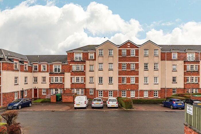 2 Bedroom Flat For Sale In / Carrick Knowe Avenue, Edinburgh, EH12