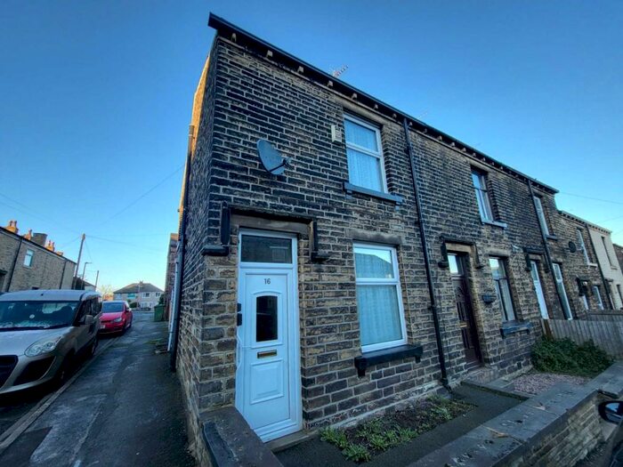 2 Bedroom End Of Terrace House To Rent In Whitcliffe Road, Cleckheaton, BD19