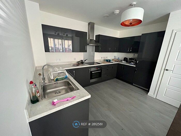 3 Bedroom Flat To Rent In Claude Avenue, London, NW9