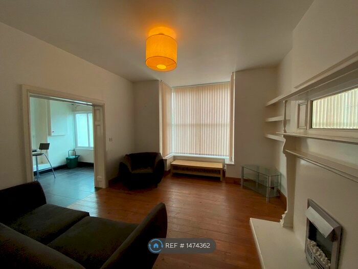 1 Bedroom Flat To Rent In Pantygwydr Road, Swansea, SA2