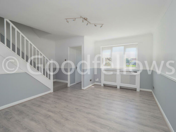 3 Bedroom House To Rent In Crossways Road, Mitcham, Surrey, CR4