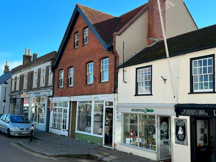 3 Bedroom Flat To Rent In High Street, Milford On Sea, Lymington, Hampshire, SO41