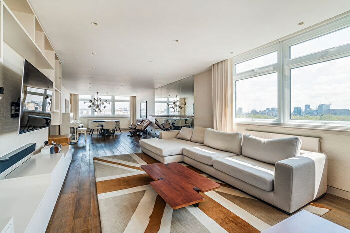 3 Bedroom Flat To Rent In Park Towers, Brick Street, Mayfair, London, W1J