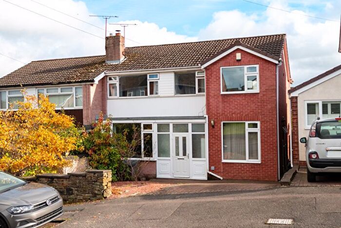 4 Bedroom Semi-Detached House For Sale In Shetland Road, Dronfield, S18