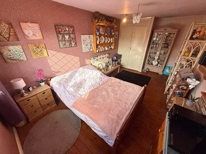 3 Bedroom Terraced House For Sale In High Street, Wing, LU7