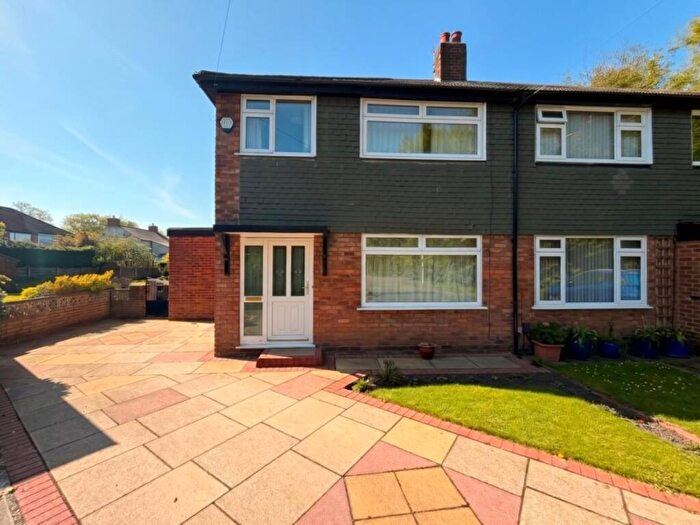 3 Bedroom Semi-Detached House For Sale In Lincoln Grove, Sale, M33