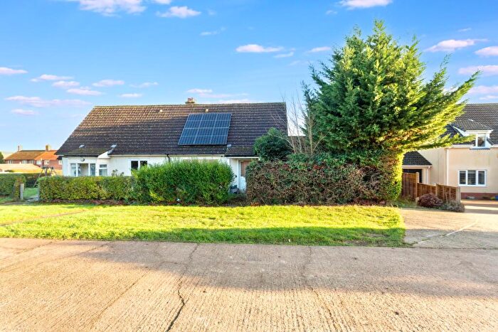 3 Bedroom Semi Detached House For Sale In Kings Road, Maulden, Bedford, MK45