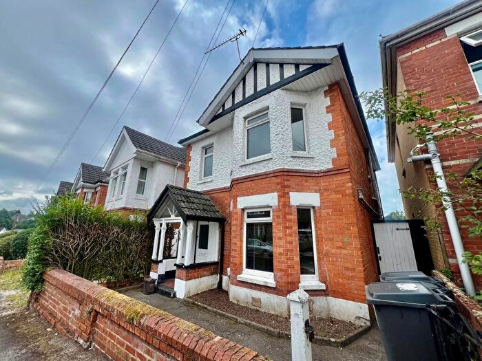 4 Bedroom Property To Rent In Markham Road, Bournemouth, BH9